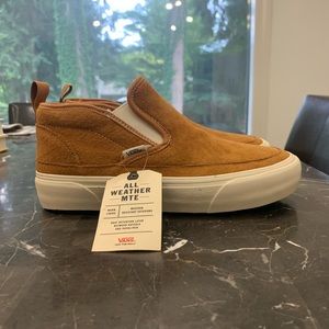 Vans MTE ALL WEATHER mid slip on women’s 8.5